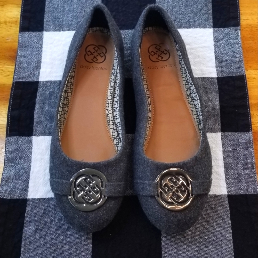 Daisy Fuentes Ruby Flats - Picture 1 of 7